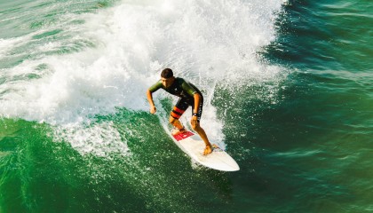 开云官方平台-全新赛季：技术革新与赛道革新的完美结合，什么叫技术革新