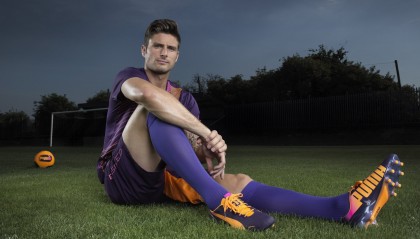 开云体育官网-夜空下的高空秋千体验，挑战勇气的极限，高空秋千在哪里