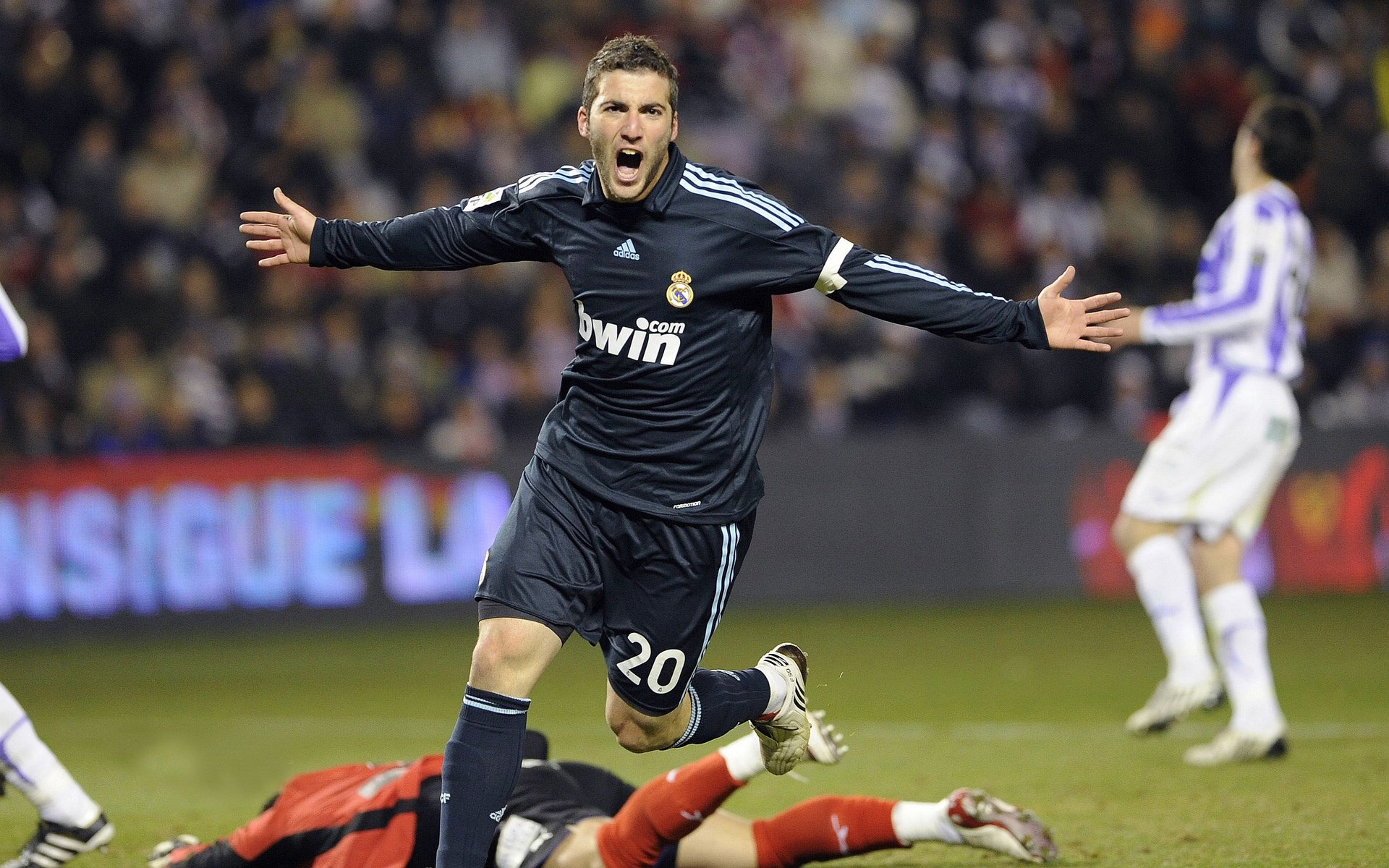 洛杉矶公羊队在赛季末取得连胜，洛杉矶公羊队在赛季末取得连胜冠军吗